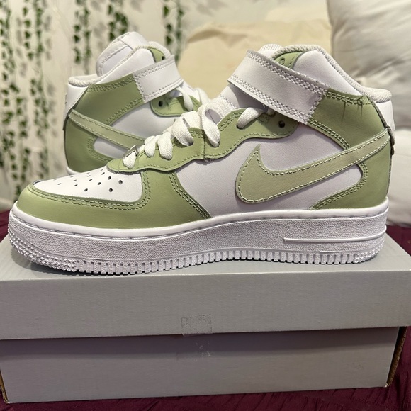 Sage green Air Force 1 Mid (GS) - Picture 6 of 10